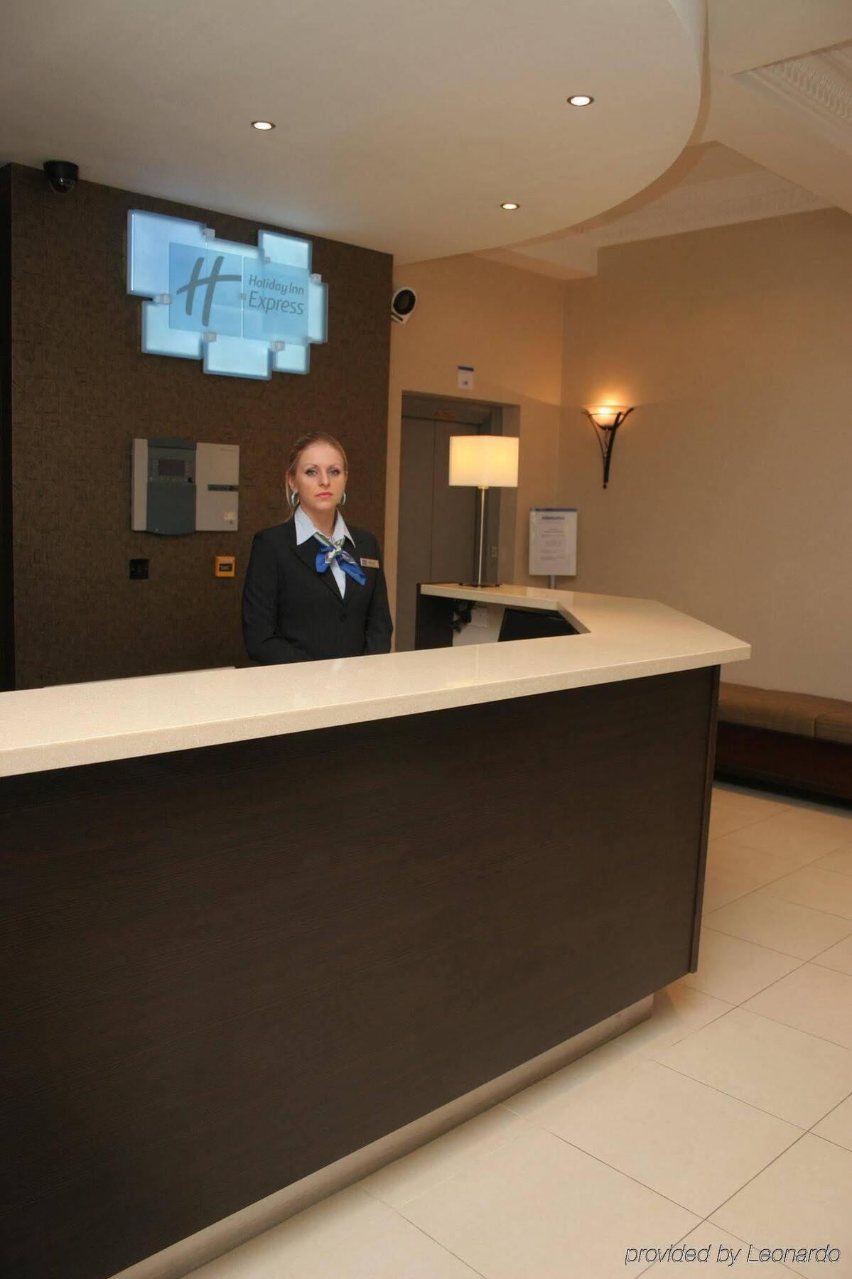 Hotel Express Victoria By Ihg London